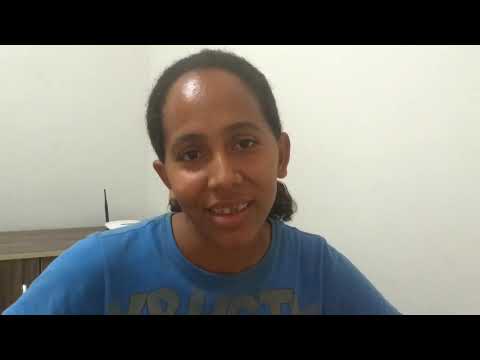 MULHER PEDE AJUDA PARA REALIZAR EXAME DO ESPOSO