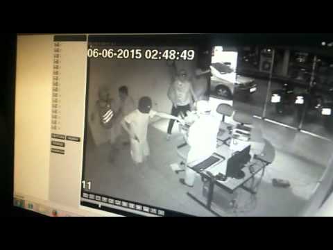 Momento que o policial é atingido - Patosonline.com