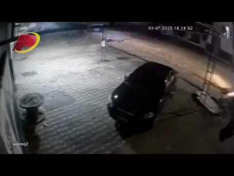 Imagens mostram momento em que carro colide contra poste durante fuga de abordagem da PRF, em Patos